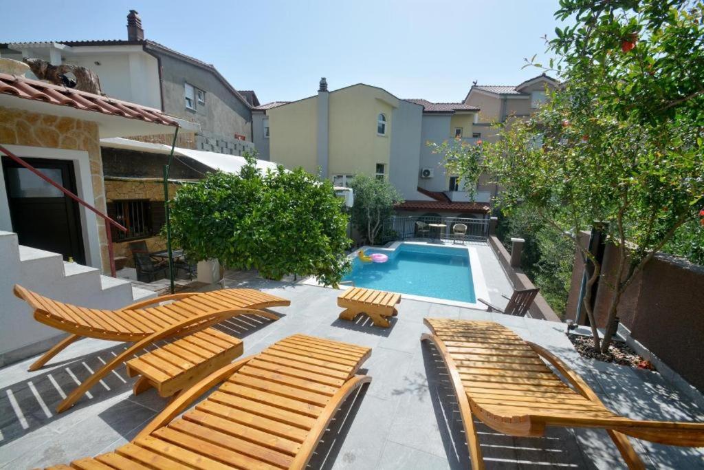 Villa Vlade- From The Heated Pool To The Beach In 1 Minute Jesenice  Zewnętrze zdjęcie