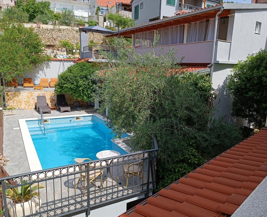 Villa Vlade- From The Heated Pool To The Beach In 1 Minute Jesenice  Zewnętrze zdjęcie