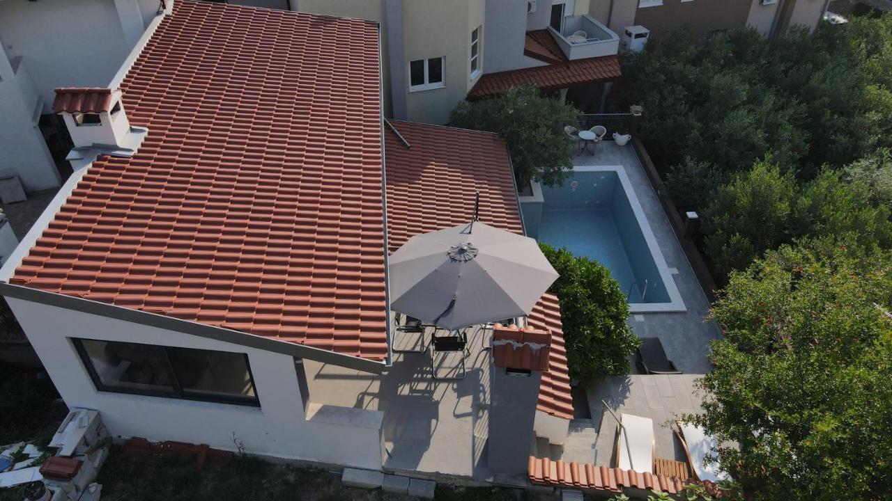 Villa Vlade- From The Heated Pool To The Beach In 1 Minute Jesenice  Zewnętrze zdjęcie